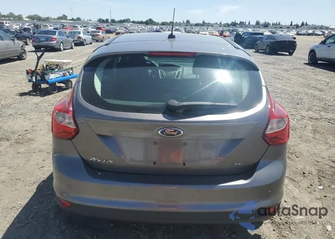 2014 Ford Focus Se z USA, uszkodzony, nr VIN 1FADP3K24EL317353
